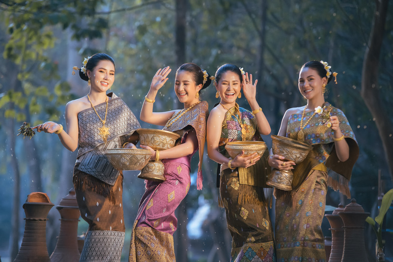 ความเบาบางและมาตรฐานการแต่งกายในวัฒนธรรมไทย